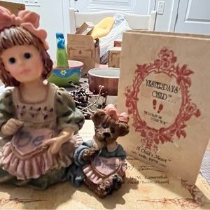 Boyds Yesterday's Child — Alyssa with Caroline…A Stitch In Time